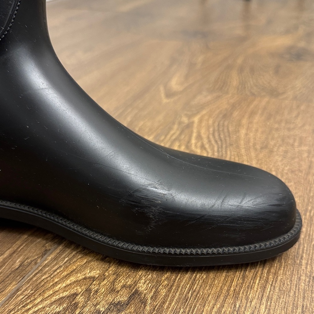 Burberry Women's Black equestrian rain boots with leather straps - Picture 5 of 10